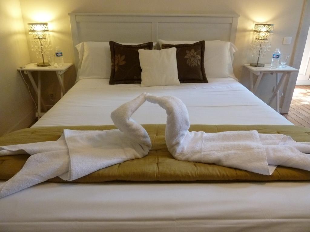 Chambre D'Hotes "Le Village" Villenouvelle Quarto foto